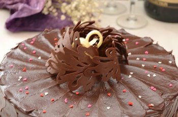 Tort de ciocolata- Aniversare 6 ani de blog !