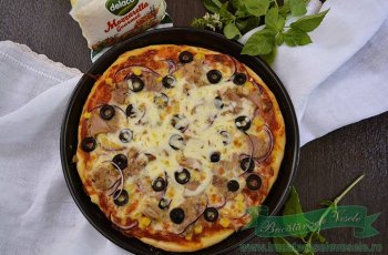 pizza-cu-ton-si-mozzarella-gourmet