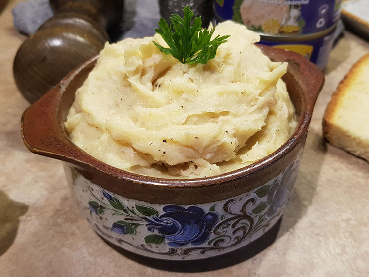 Salata de cartofi cu ton maruntit